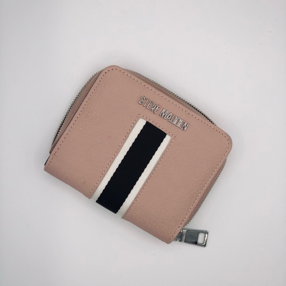 Women’s Steven Madden wallet and change purse - Picture 3 of 4